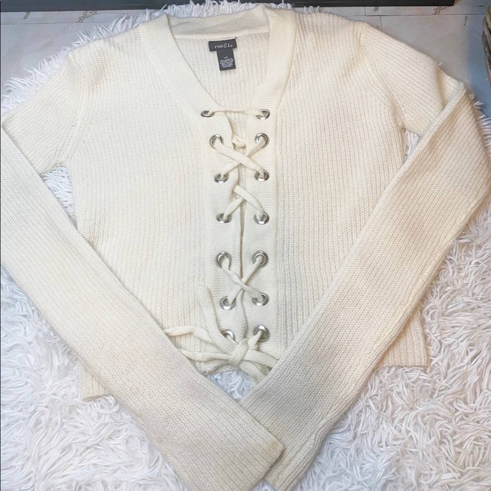 4/$20⭐️ Tie-Up Sweater